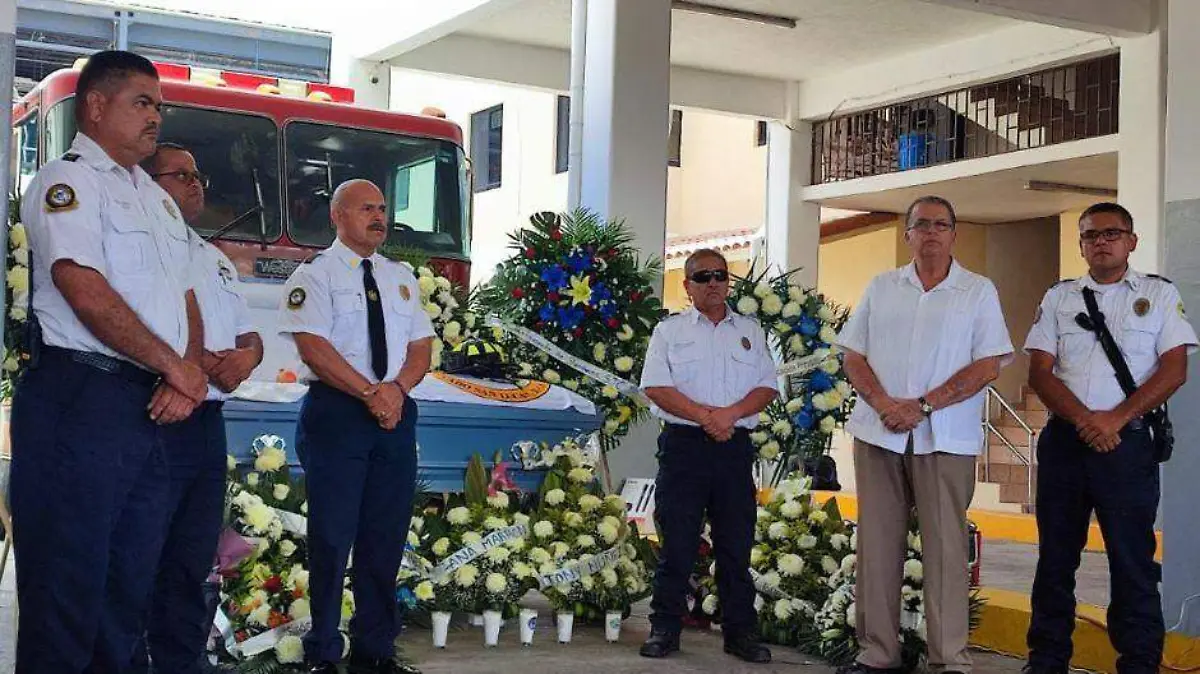 Homenaje bomberos